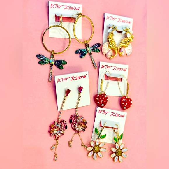 SPECIAL:Bundle of 5 new pairs of BETSEY JOHNSON Spring/ Summer earri…